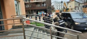 NAKON AKCIJE MUPA-A: Uhapšeni policajci sprovedeni u Republičko javno tužilaštvo