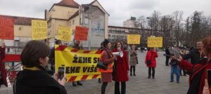 „ŽENE SU LJUTE, ŽENE VIŠE NE ĆUTE“: Održan Osmomartovski marš u Banjaluci (FOTO/VIDEO)