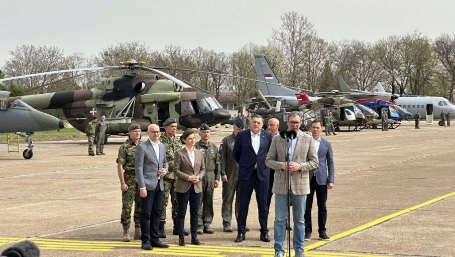 DODIK SA VUČIĆEM U BATAJNICI: Srbija pokazala čime raspolaže – Lideri obišli jedinice Ratnog vazduhoplovstva i protivvazdušne odbrane (FOTO/VIDEO)