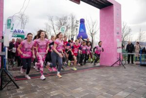 ПРВА ЖЕНСКА ТРКА У БАЊАЛУЦИ: 200 дама трчало 5 километара