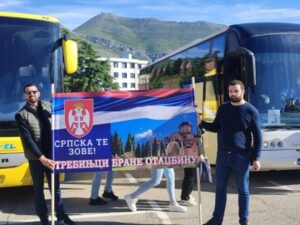MITING „SRPSKA TE ZOVE“: Autobusi stižu iz Trebinja, Vlasenice, Zvornika… (VIDEO)