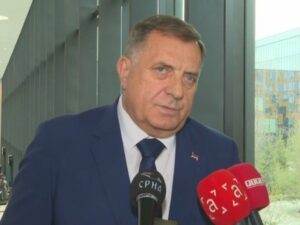 „SMANJITI TROŠKOVE I POVEĆATI PRODUKTIVNOST“ Dodik pozvao poljoprivrednike da se do petka prijave na poziv za nabavku mehanizacije