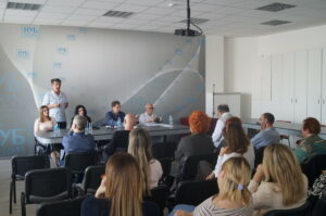 OBILJEŽEN SVJETSKI DAN ŠALE U BANJALUCI: NUB Srpske organizovala druženje sa aforističarima (FOTO)