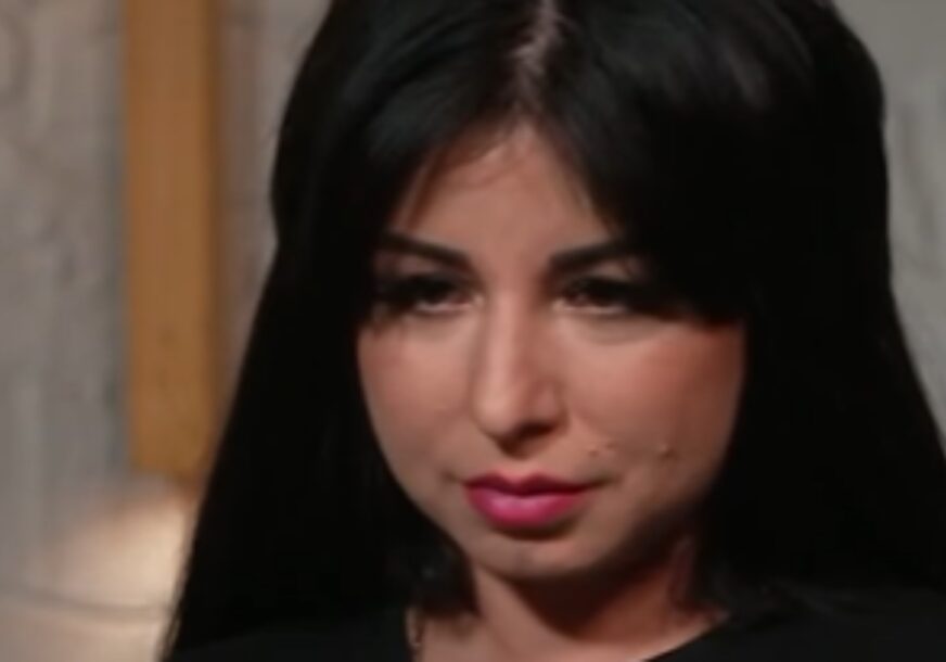 PRIJE NEDJELJU DANA PALA U KOMU: Preminula pjevačica Harijeta, dugo se borila sa teškom bolešću