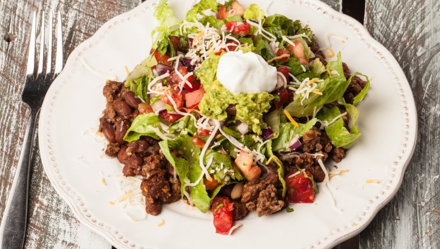 BIG MEK SALATA: Neodoljivo podsjeća na popularni hamburger (RECEPT)