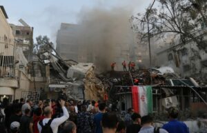 ИЗРАЕЛ СРАВНИО СА ЗЕМЉОМ ИРАНСКИ КОНЗУЛАТ: У Дамаску убијено 7 особа, међу њима и командант елитне јединице