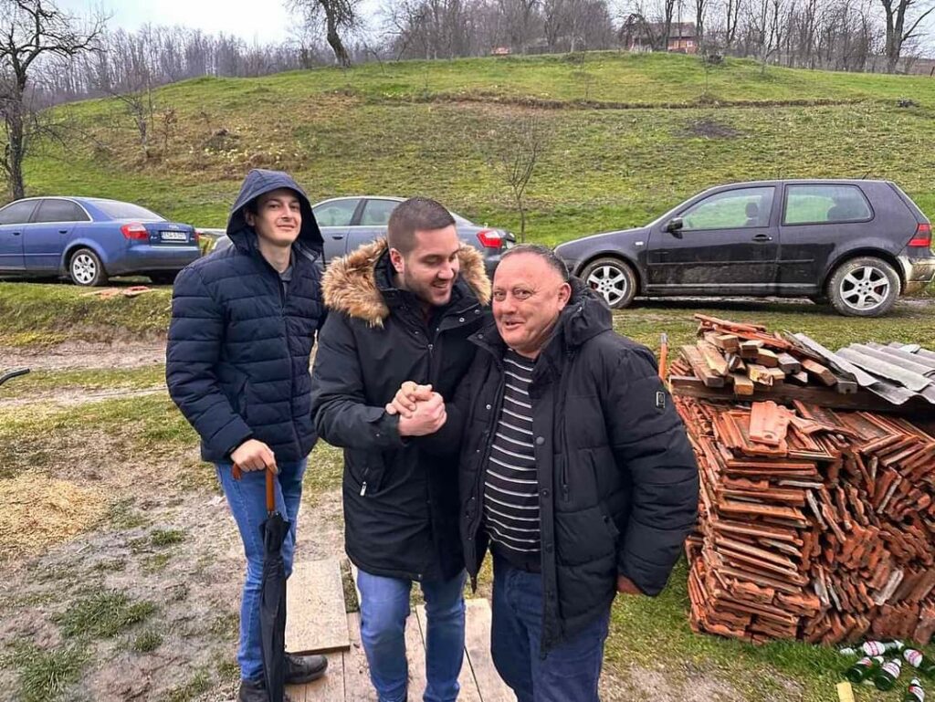 „POSLIJE TUGE, RADOST..“: Nakon što im je izgrađena kuća Dragoljići se izvinili i zahvalili Driniću (FOTO/VIDEO)
