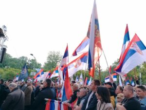 РЕАГОВАЊЕ: Српски народ никада није повијао кичму!