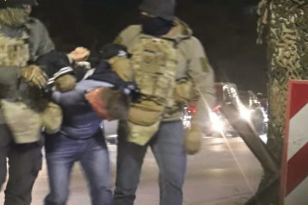 СПРИЈЕЧЕН ПОКУШАЈ УБИСТВА ЗЕЛЕНСКОГ: Ухапшена два украјинска агента (ВИДЕО)