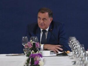 DODIK: Na sastanku sa Vučićem analizirana situacija u vezi sa rezolucijom o Srebrenici