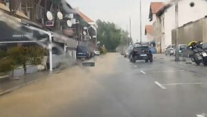 НЕВРИЈЕМЕ У ХРВАТСКОЈ: Снажна олуја захватила комшије, улице поплављене (ВИДЕО)