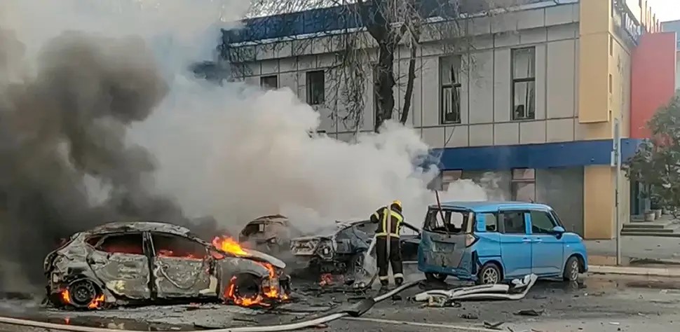 UKRAJINCI GAĐALI AUTOMOBILE I DJEČJE IGRALIŠTE: Četvoro ljudi poginulo, sedmoro ranjeno