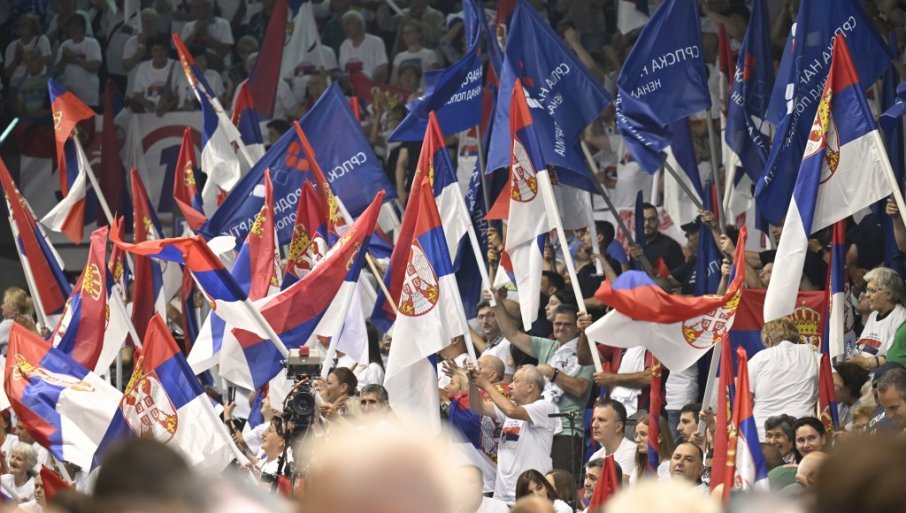 ORI SE „REPUBLIKA SRPSKA!“ Veličanstveni prizori sa mitinga SNS-a u Novom Beogradu (VIDEO)