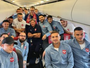 „POBIJEDITE IH SVE“ Vučić ispratio fudbalere Srbije na Evropsko prvenstvo (FOTO)