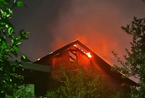 ХОРОР У САРАЈЕВУ: Избио пожар у кући након пуцњаве, пронађена три тијела (ФОТО)