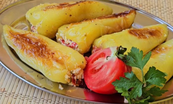 NAJSLAĐA PRŽENA PUNJENA PAPRIKA: Recept sa nezaobilaznom močom koju svi obožavamo