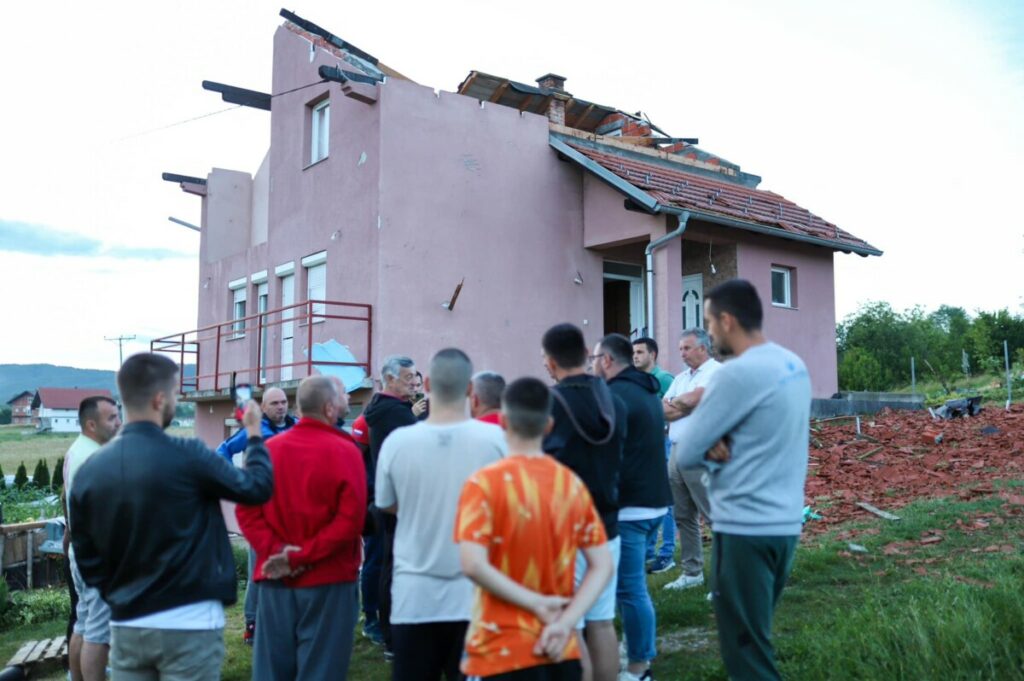 STANIVUKOVIĆ OBEĆAO POMOĆ: Nevrijeme napavilo štetu na 10 kuća u Mišinom Hanu kod Banjaluke
