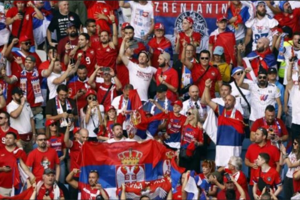 SRAMOTNA ODLUKA: Navijači Srbije mogu samo dvije zastave da unesu na utakmicu u Gelzenkirhenu, Albanicima sve dozvoljeno