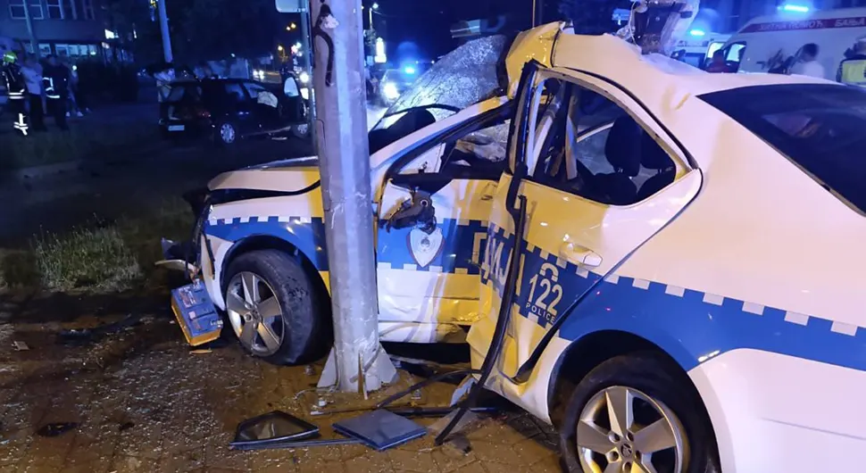 БАЊАЛУКА: Језиве слике са мјеста несреће у којој је погинуо полицајац (ФОТО)