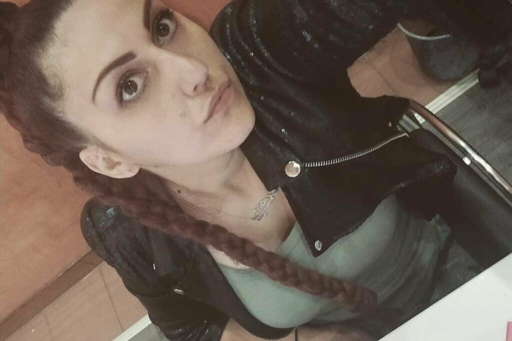 „BORI SE DA STANE NA NOGE“ Zbog pijanog policajca Ana iz Drvara vezana za kolica (FOTO)