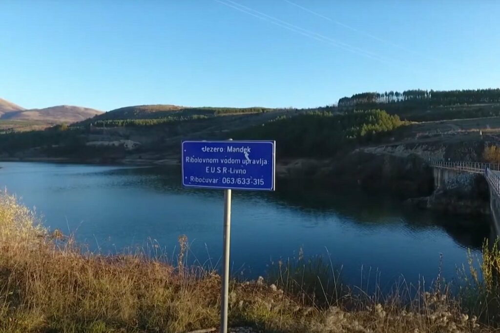 ДЕТАЉИ ТРАГЕДИЈЕ КОД ЛИВНА: Двојица браће тражила освјежење на језеру