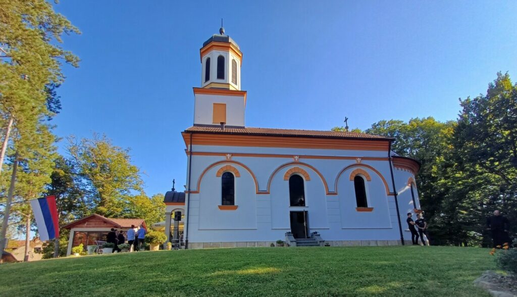 „BILA JE SAMO TAMA I TA JE ZVONJAVA BILA BOŽJI ZNAK“: Čudo u Potkozarju koje se godinama prepričava (FOTO)