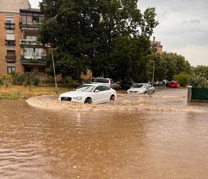 JAKO NEVRIJEME POGODILO SRBIJU Kiša, grad, vjetar, evo koji dijelovi zemlje su na udaru (FOTO)