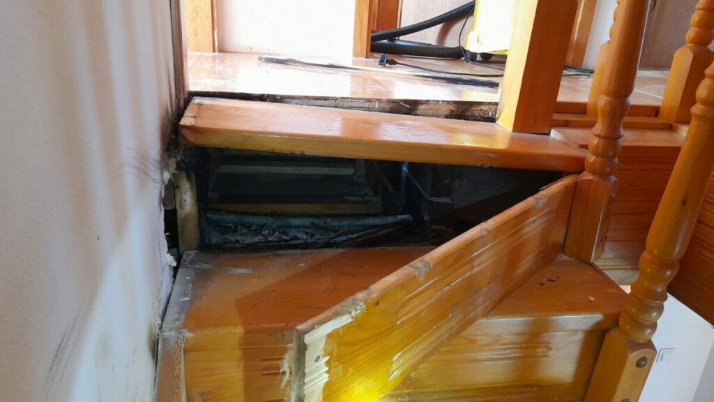 ГОРЈЕЛА КУЋА У БАЊАЛУЦИ: Огромна штета настала након пожара (ФОТО)