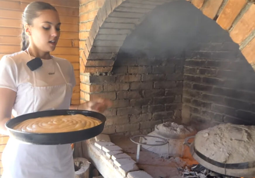 „NIJE ME STID DA PRAVIM PITE I BUREK ISPOD SAČA“: Adna Pamić (20) je uspješan student, ali porodični posao ne napušta (VIDEO)