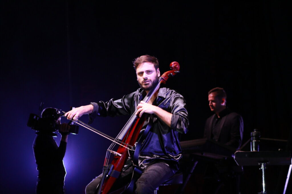 „TU SU MOJI KORJENI, ODATLE JE SVE KRENULO“ Stjepan Hauser za „Novosti“ o svojim počecima, djetinjstvu i nastupu na Banjaluka Festu