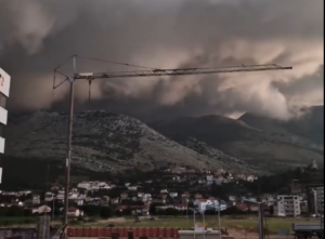 APOKALIPTIČNE SCENE U HERCEGOVINI: Pogledajte kako je oluja protutnjala kroz Trebinje (VIDEO)