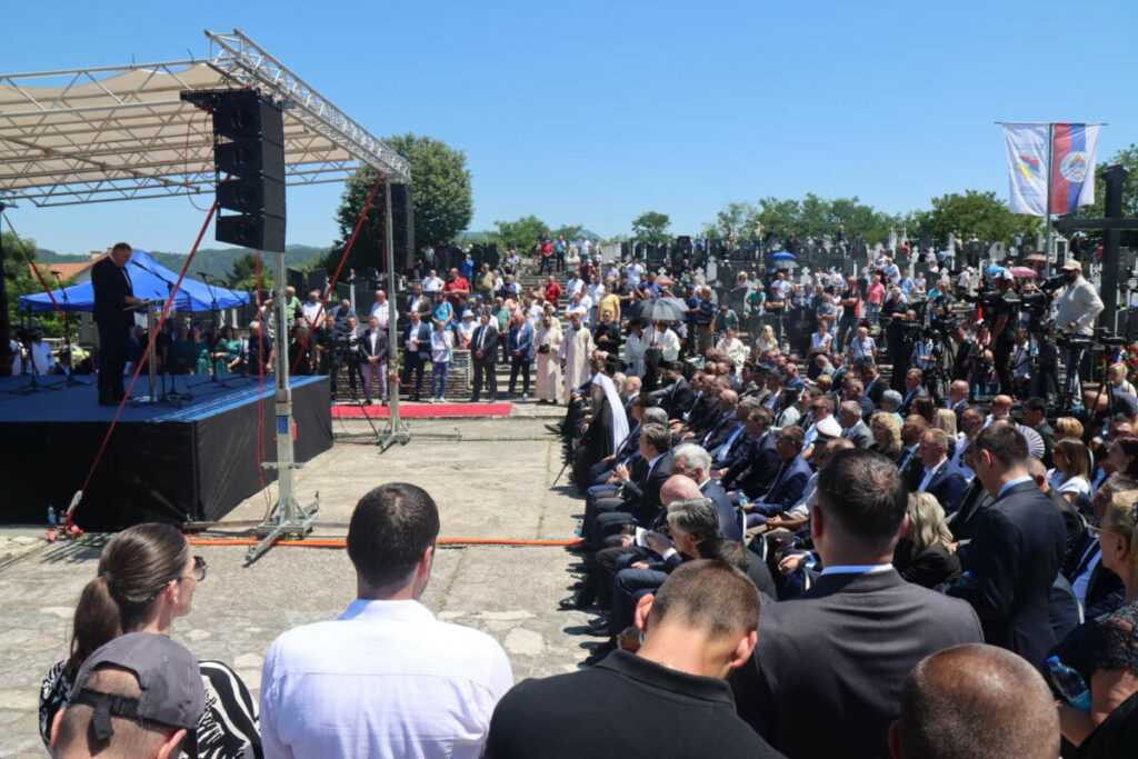 10.000 GRAĐANA ODALO POČAST ŽRTVAMA: Obilježavanje godišnjice stradanja Srba u Podrinju i Birču proteklo bez incidenata