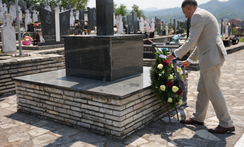 ИЗ СРПСКЕ ПОРУЧИЛИ: Извињење Делегације ЕУ Бошњацима је доказ немоћи