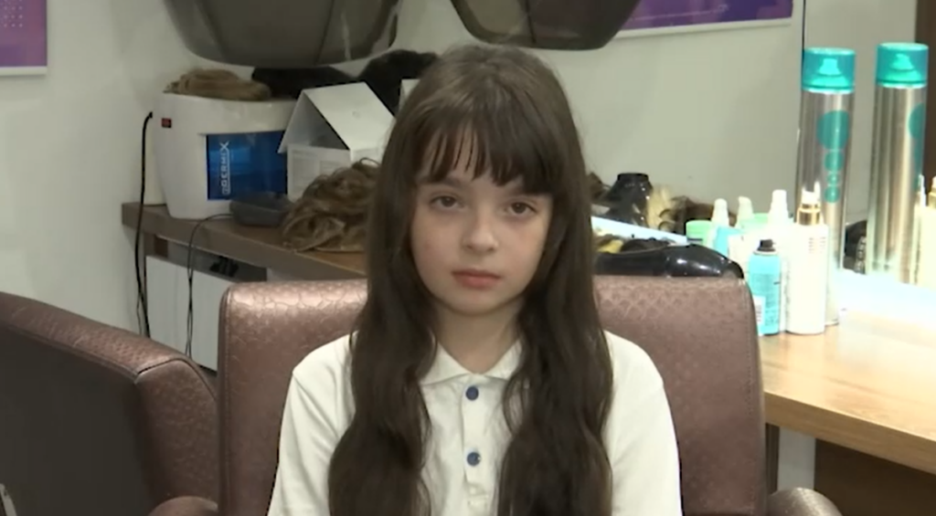 АНДРЕЈ (11) ИЗ БРАТУНЦА ОДУШЕВИО РЕГИОН: Пуштао косу 4 године, па је донирао болесној дјеци (ВИДЕО)