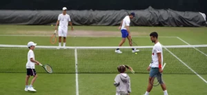 „NOVAK MU JE UZOR“: Dobojliji pripala čast da trenira sa Đokovićem (FOTO)