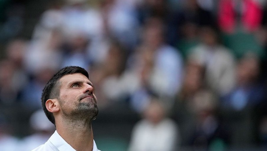 „DA VAM PONOVIM: BOMBE!“ Evo šta je Novak Đoković rekao publici na Vimbldonu poslije plasmana u finale