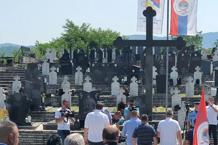УБИЈАЛИ СРБЕ НА КРСНУ СЛАВУ: Годишњица злочина Орићевих снага