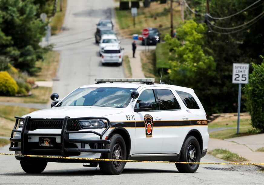 MUŠKARAC AUTOM ULETIO U KAMP ZA MALIŠANE: Ima mrtve i ranjene djece