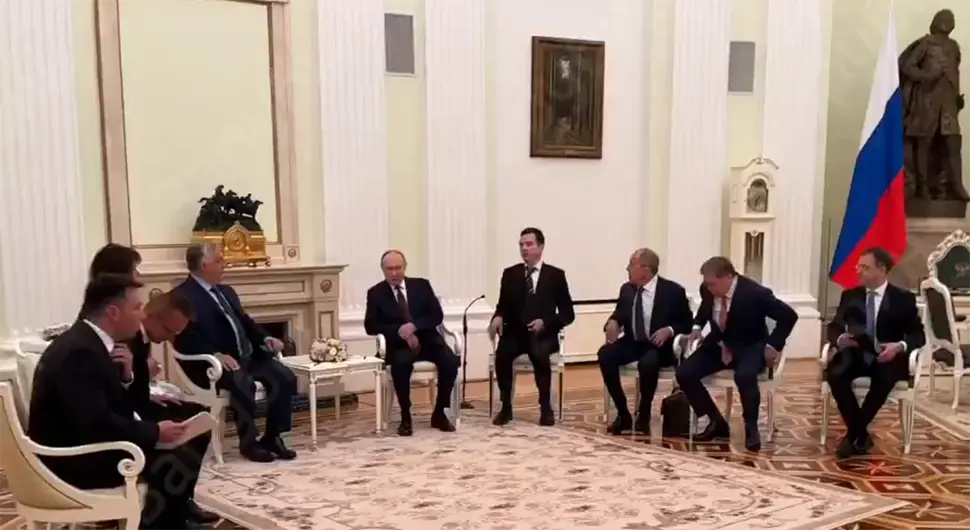 „ПРОНАЛАЗАК РЈЕШЕЊА УКРАЈИНСКЕ КРИЗЕ“: Путин дочекао Орбана у Кремљу