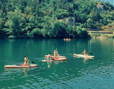 „DRINO VODO KO TE GAZI, TAJ KUĆI NE ODLAZI“: Pogledajte kako omladina Višegrada uživa u nedjelji (FOTO/VIDEO)