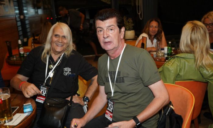 „IAKO NE IZGLEDA TAKO, VRLO JE JAK ČOVJEK“ Bajaga otkrio da li se čuo sa Borom Čorbom