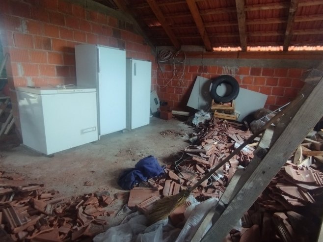 OLUJNO VRIJEME UČINILO SVOJE: Mještani Piskavice sabiraju štetu i očekuju pomoć nadležnih