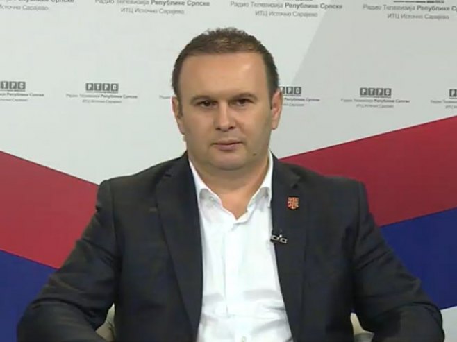 „POTREBNO NAM JE POLITIČKO JEDINSTVO“: Ćosić – Sutra vanredna sjednica Saveza opština i gradova