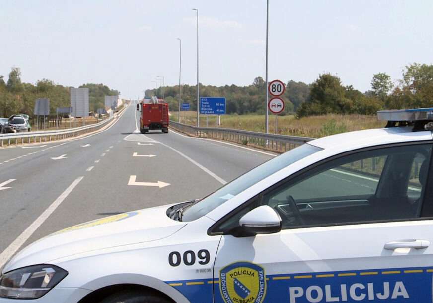 MERCEDESOM POKUPIO TRAKTORISTU: Novi detalji teške saobraćajke u Brčkom
