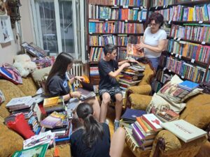 БИБЛИОТЕКА СЕСТАРА ГАЈИЋ: Породично гнијездо за душу у тешким временима (ФОТО)