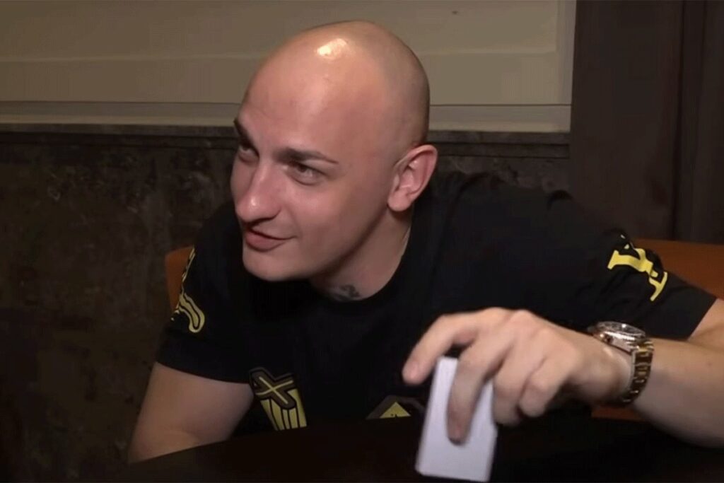 ДЕСИНГЕРИЦА БИ МОГАО ЗАВРШИТИ У ЗАТВОРУ: Током перформанса на сцени малтретирао живо јагње