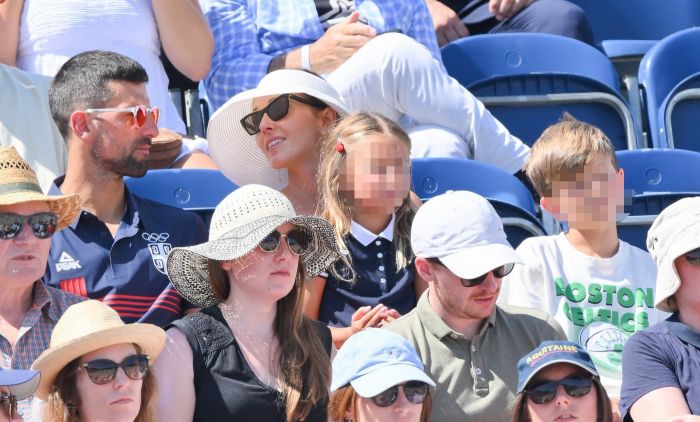 NAKON OSVAJANJA ZLATA, NOVAK UŽIVA SA PORODICOM: Srpski as na tribinama u Parizu (FOTO)