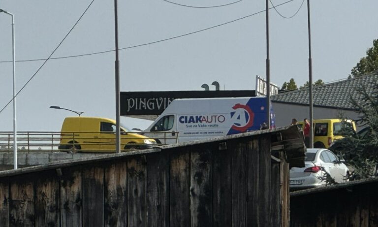 SUDAR NA NADVOŽNJAKU U TRNU: Obustavljen saobraćaj, vozačima se savjetuje da traže alternativne pravce