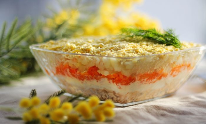 IDEALNA ZA VRELE DANE: Ruski recept za mimoza salatu