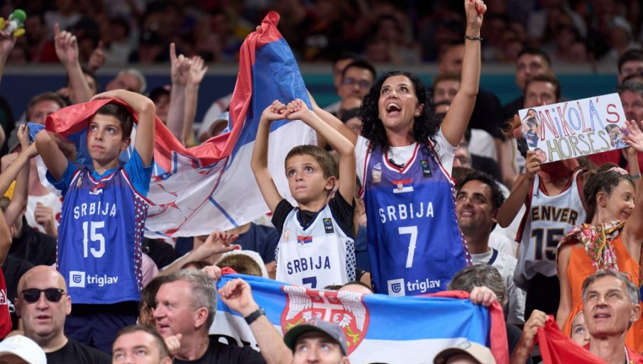 „IDEMO DALJE, KARMA JE ČUDO!“ Reprezentativci Srbije žestoko pokradeni u Parizu (FOTO/VIDEO)